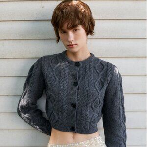 Crop Cable Cardigan | OTHEMENT by vocavaca
